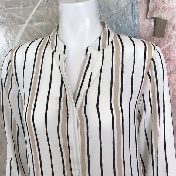Everly Striped Popover White Blouse Top SZ Small - Picture 8 of 8